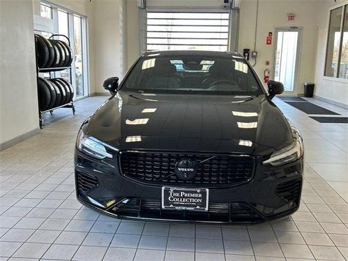 2024 Volvo S60 Recharge Plug-In Hybrid T8 Plus Black Edition