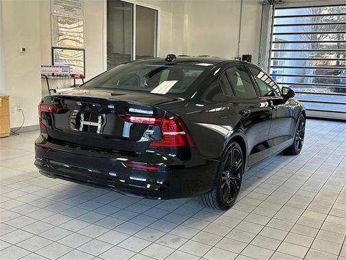 2024 Volvo S60 Recharge Plug-In Hybrid T8 Plus Black Edition