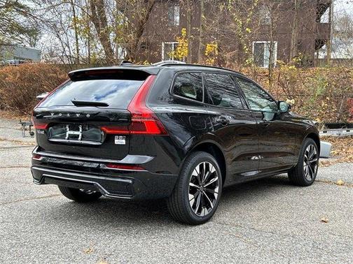 2026 Volvo XC60 B5 Plus