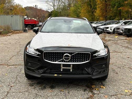 2026 Volvo V60 Cross Country B5 Ultra