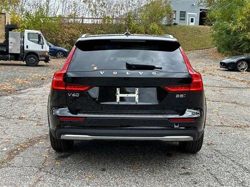 2026 Volvo V60 Cross Country B5 Ultra