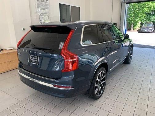 2024 Volvo XC90 B5 Plus Bright Theme