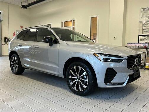 2025 Volvo XC60 B5 Plus