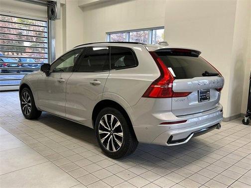 2025 Volvo XC60 B5 Plus