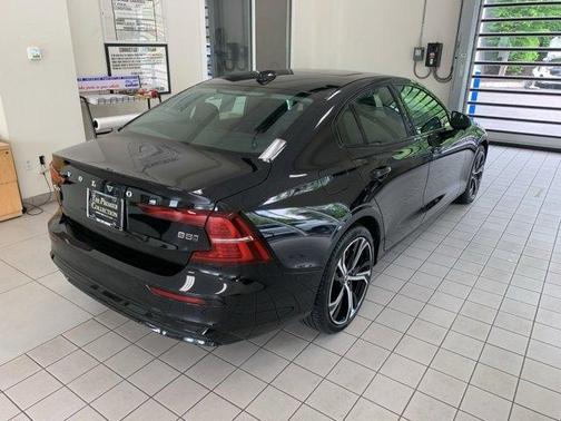 2025 Volvo S60 B5 Plus