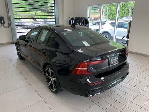 2025 Volvo S60 B5 Plus