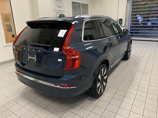 2023 Volvo XC90 Recharge Plug-In Hybrid T8 Ultimate Bright Theme 7-Seater