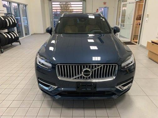 2023 Volvo XC90 Recharge Plug-In Hybrid T8 Ultimate Bright Theme 7-Seater