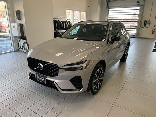 2025 Volvo XC60 Plus