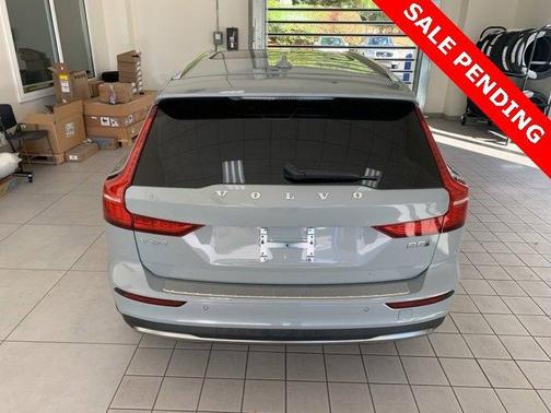 2024 Volvo V60 Cross Country B5 Plus