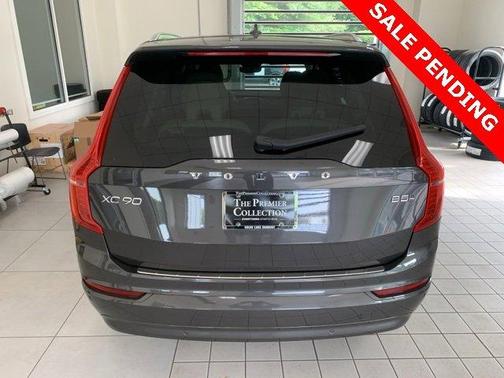 2023 Volvo XC90 B5 Core