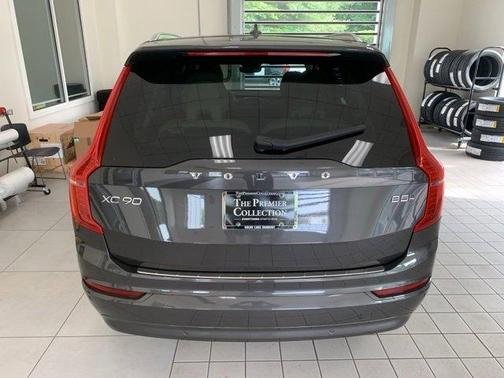 2023 Volvo XC90 B5 Core