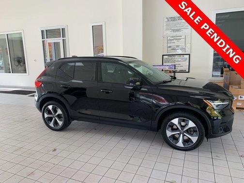 2024 Volvo XC40 B5 Core