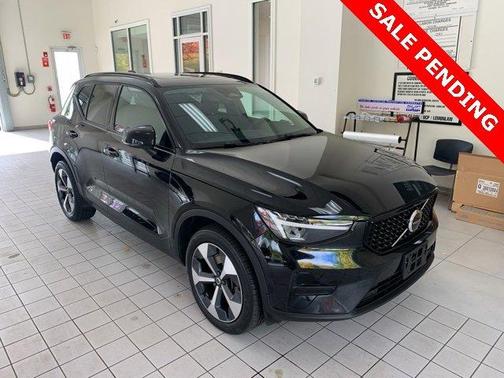 2024 Volvo XC40 B5 Core
