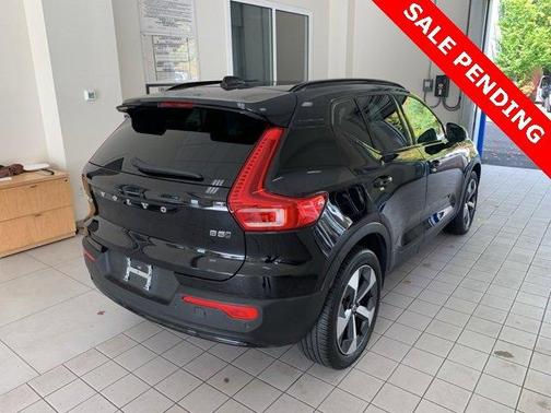 2024 Volvo XC40 B5 Core