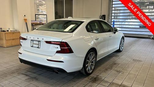 2020 Volvo S60 T6 Momentum