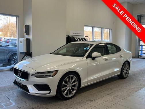 2020 Volvo S60 T6 Momentum