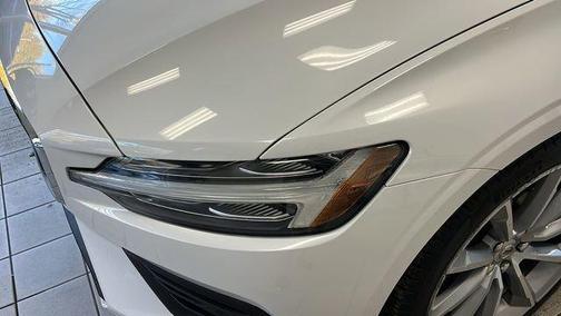 2020 Volvo S60 T6 Momentum