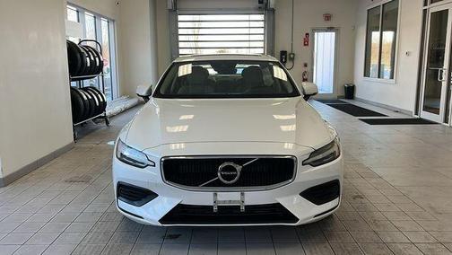 2020 Volvo S60 T6 Momentum