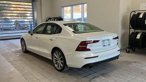 2020 Volvo S60 T6 Momentum