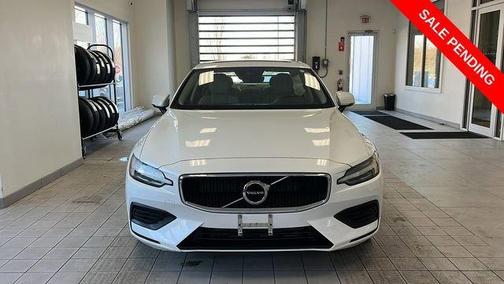 2020 Volvo S60 T6 Momentum