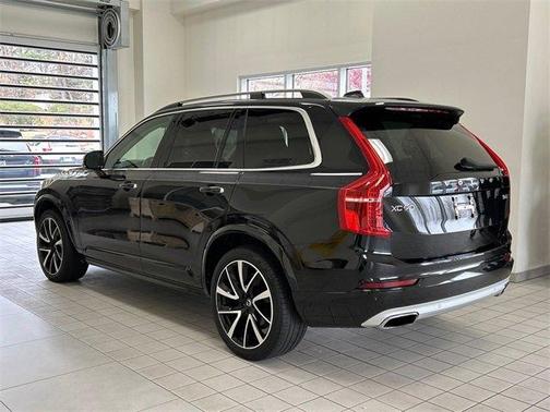 2019 Volvo XC90 T6 Momentum