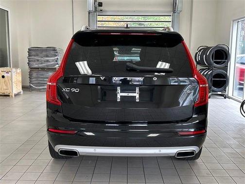 2019 Volvo XC90 T6 Momentum
