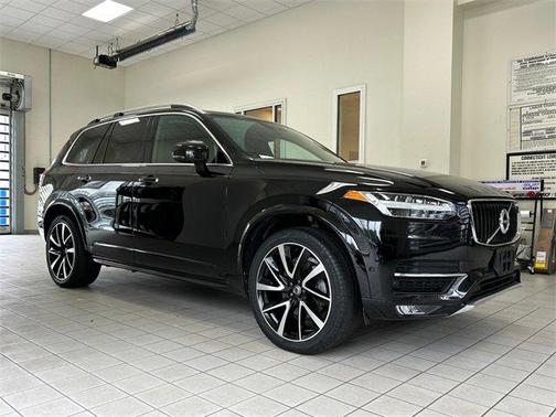2019 Volvo XC90 T6 Momentum