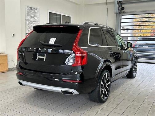 2019 Volvo XC90 T6 Momentum