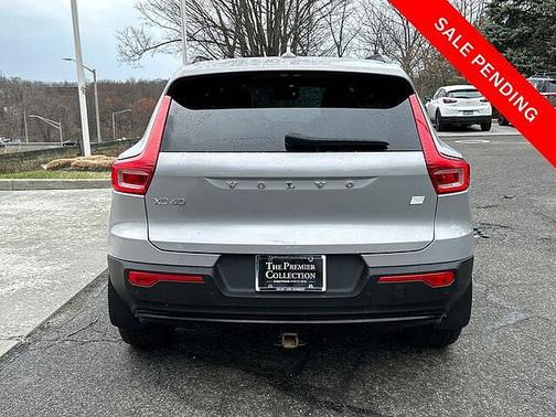 Silver Dawn 2023 Volvo XC40 Ultimate