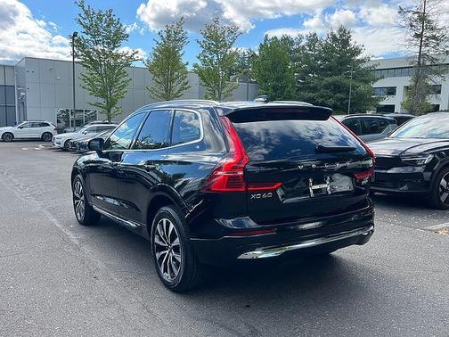 Onyx Black 2023 Volvo XC60 Plus