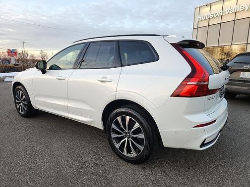 2025 Volvo XC60 Plus