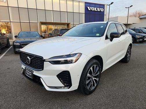 2025 Volvo XC60 Plus