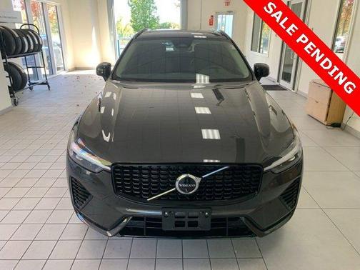 2024 Volvo XC60 B5 Plus Dark Theme