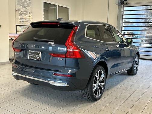 2023 Volvo XC60 B5 Plus Bright Theme