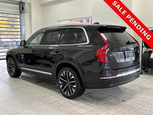 2025 Volvo XC90 B6 Plus 7-Seater