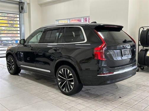 2025 Volvo XC90 B6 Plus 7-Seater
