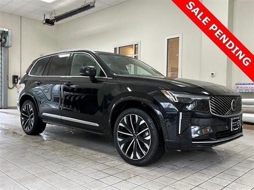 2025 Volvo XC90 B6 Plus 7-Seater