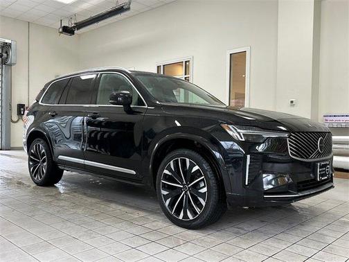 2025 Volvo XC90 B6 Plus 7-Seater