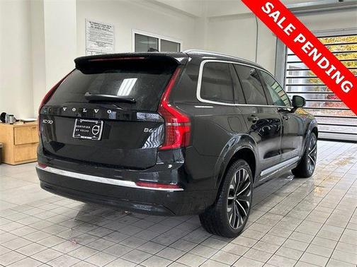 2025 Volvo XC90 B6 Plus 7-Seater