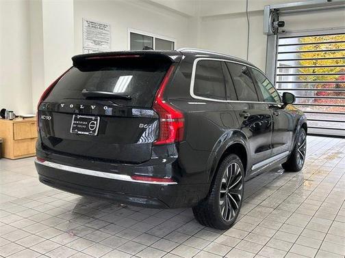 2025 Volvo XC90 B6 Plus 7-Seater