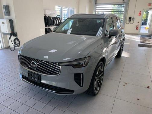 2026 Volvo XC90 B6 Plus 7-Seater