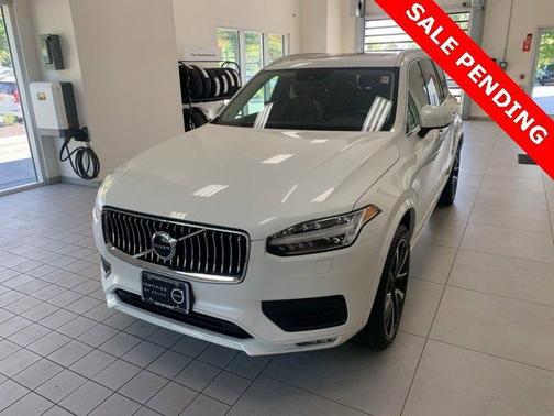 2022 Volvo XC90 T6 Momentum 7 Passenger
