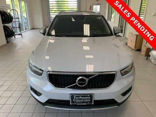 2021 Volvo XC40 T5 Momentum