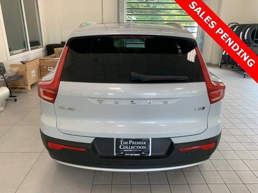 2021 Volvo XC40 T5 Momentum