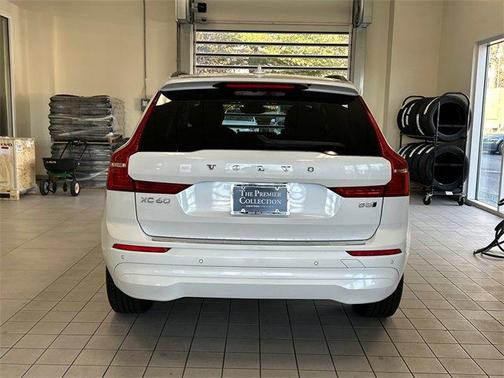 2022 Volvo XC60 B5 Momentum