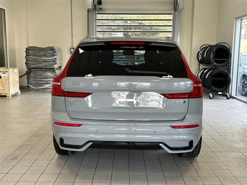 2025 Volvo XC60 B5 Plus