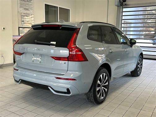 2025 Volvo XC60 B5 Plus