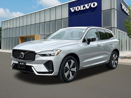 Silver Dawn 2024 Volvo XC60 Plus