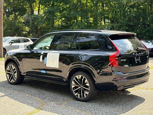 2026 Volvo XC90 B6 Ultra Dark Theme 7-Seater